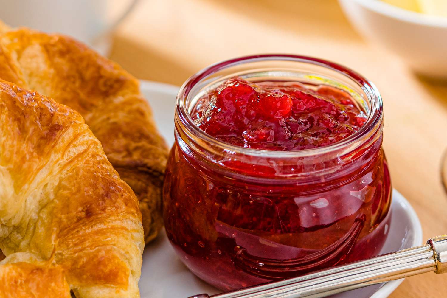 Demande à 4 experts de nommer la meilleure confiture de fraises