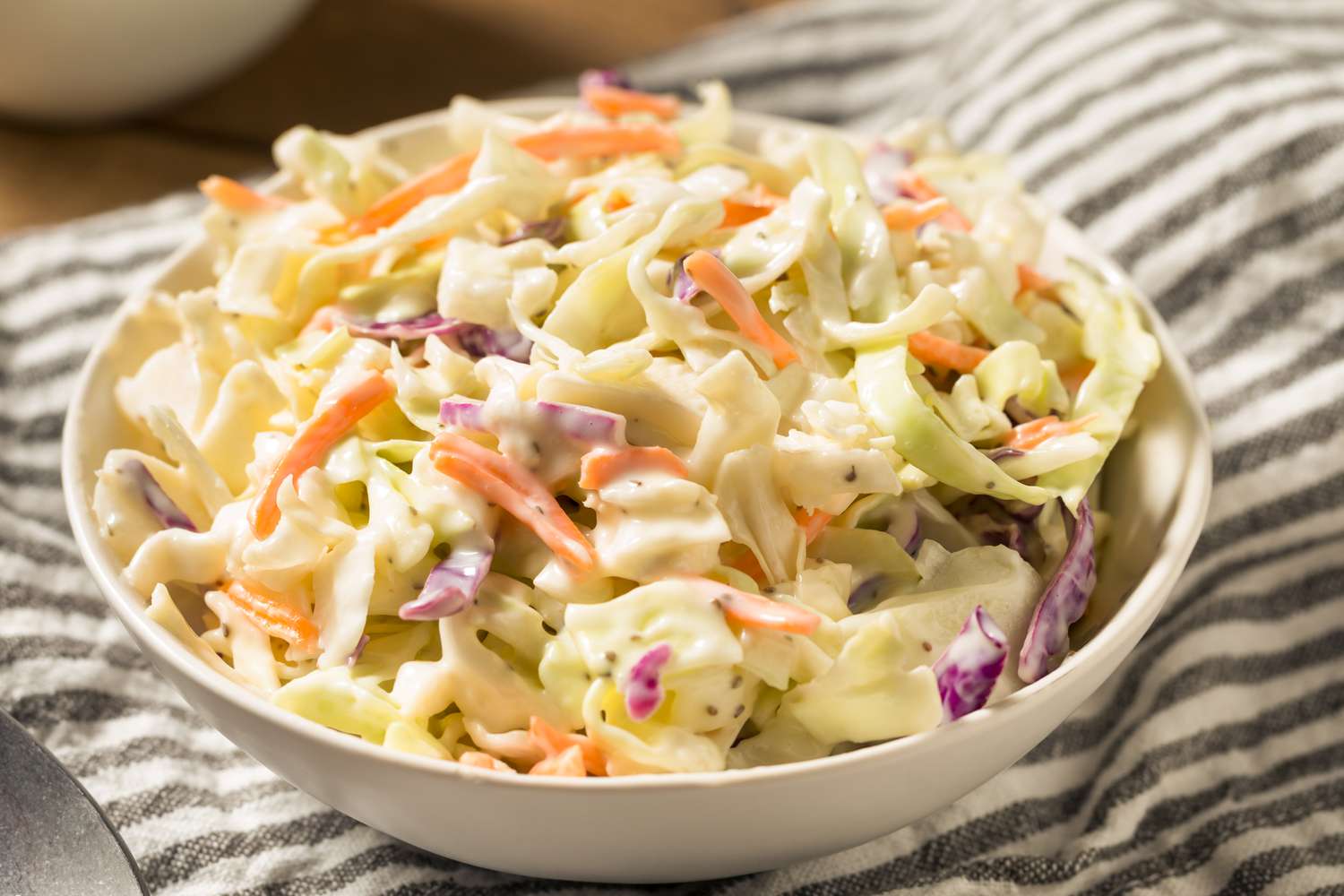 Comment garder votre salade de chou croquante, selon les experts