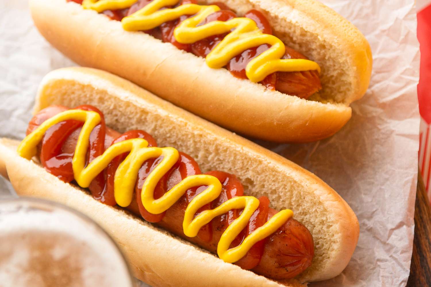 La meilleure méthode pour griller des hot-dogs, d'après les experts