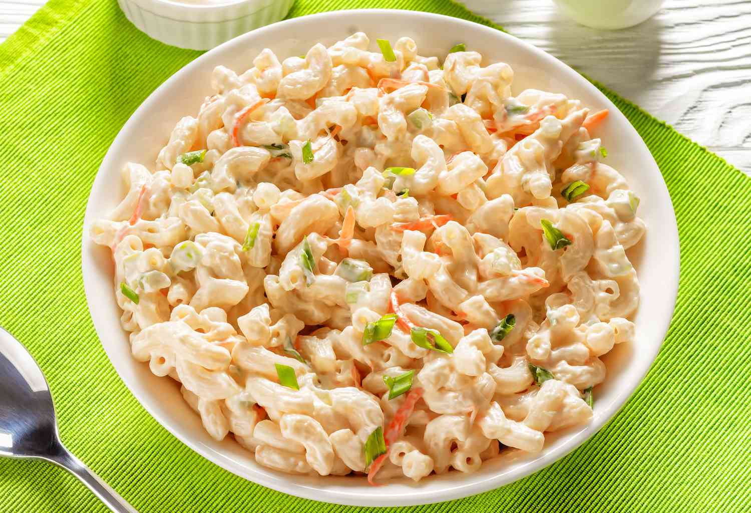 La mise à niveau d'un ingrédient pour la salade de macaroni