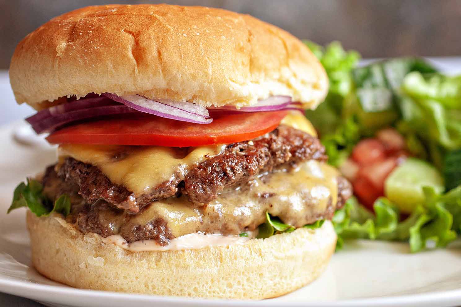 Le meilleur bœuf haché pour les hamburgers selon un chef