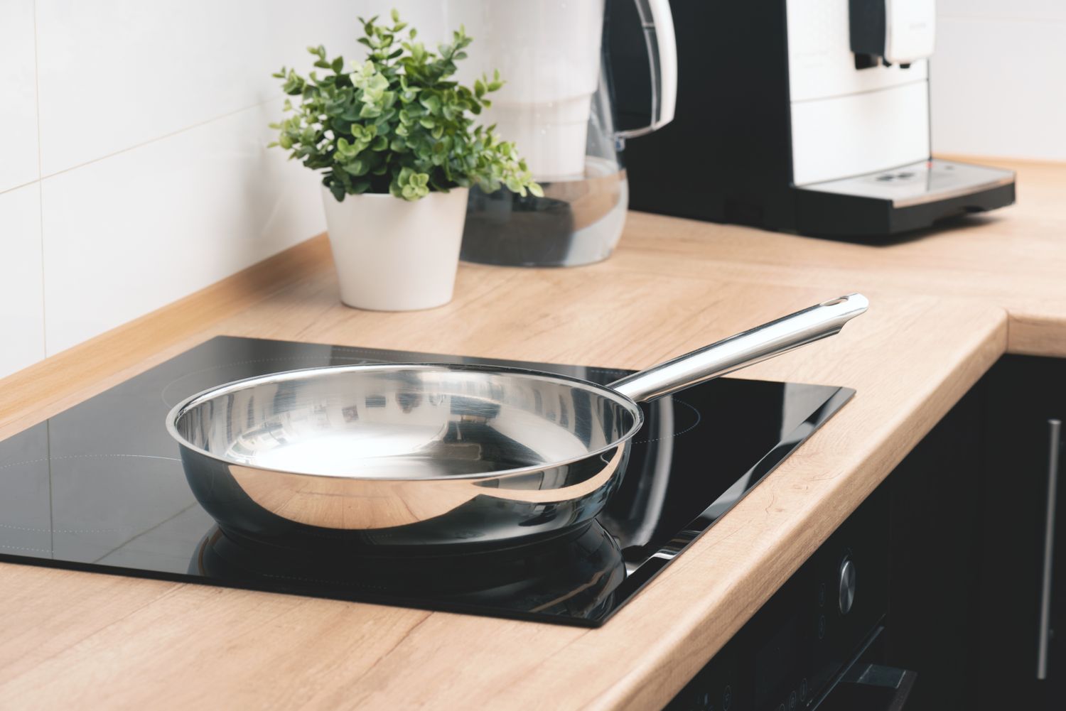 L'astuce facile pour utiliser une casserole en acier inoxydable comme antiadhésif