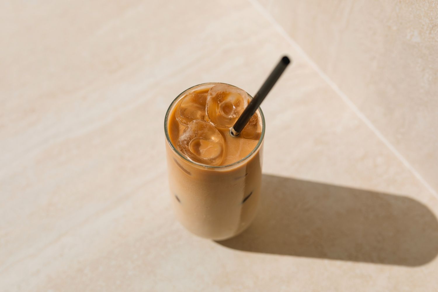 L'astuce simple pour un latte glacé maison, selon les baristas