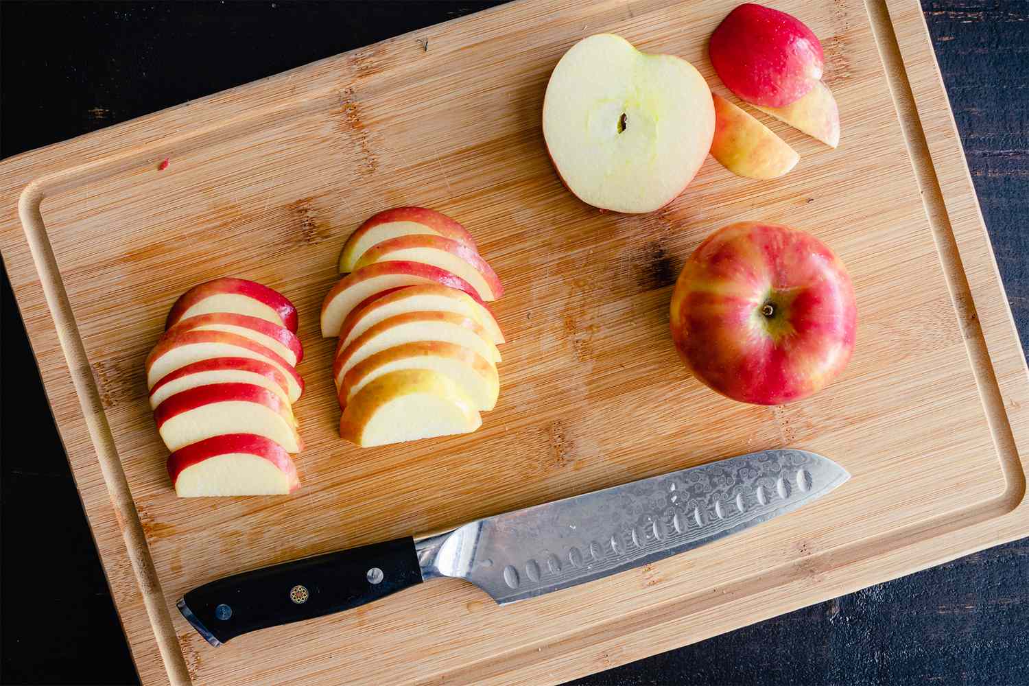 La meilleure façon de conserver les tranches de pomme sans brunir, selon un expert