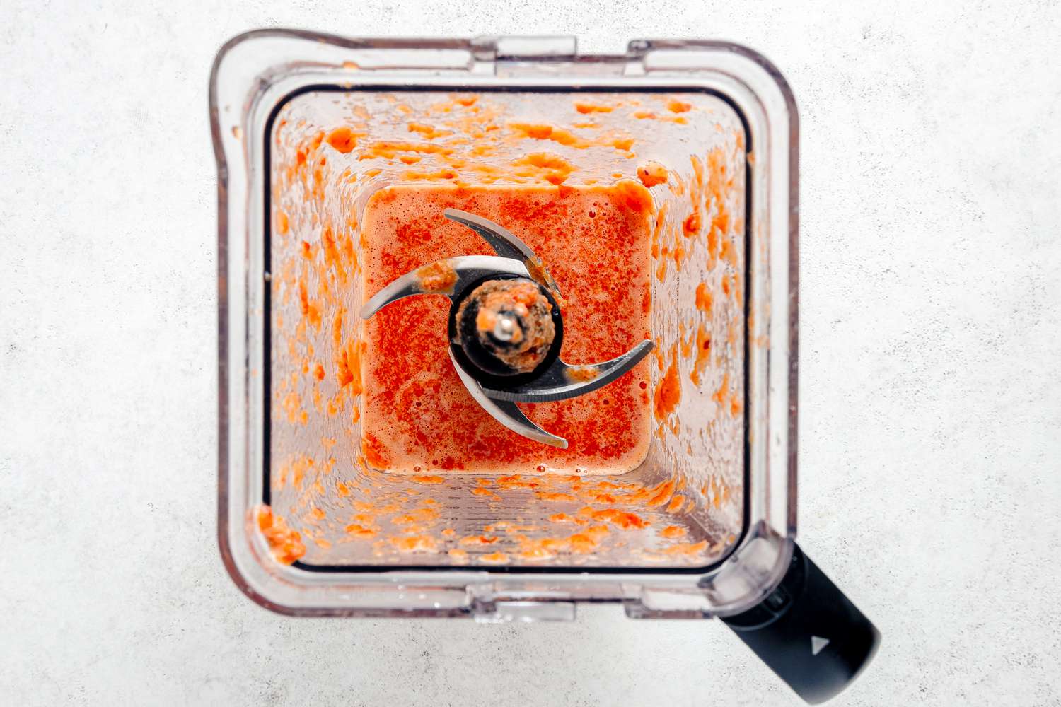 La méthode la plus simple pour nettoyer votre mélangeur, selon Vitamix