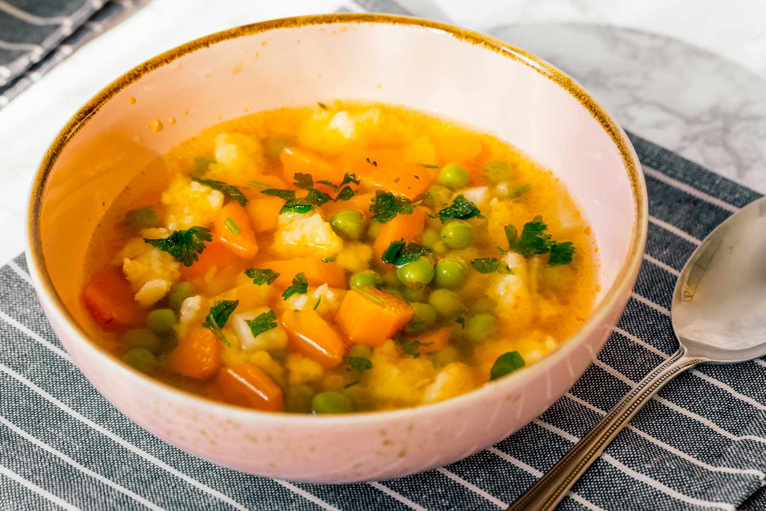 L’astuce pour gagner du temps en préparant la soupe