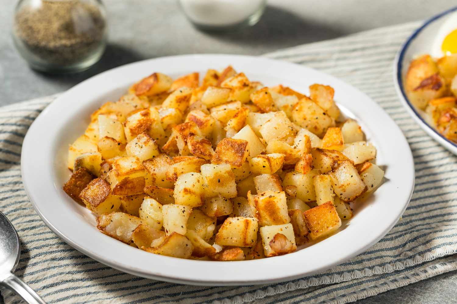 Pour les meilleures pommes de terre au petit-déjeuner, cuisinez-les comme un pro.