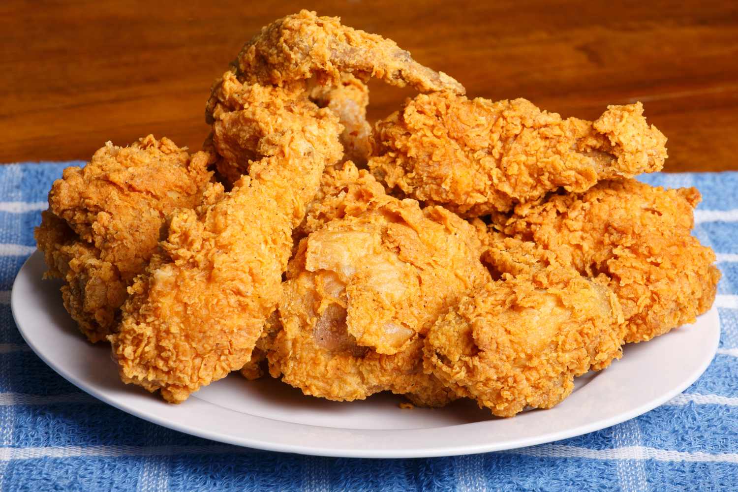 Pour obtenir le poulet frit le plus croustillant, évitez cette étape