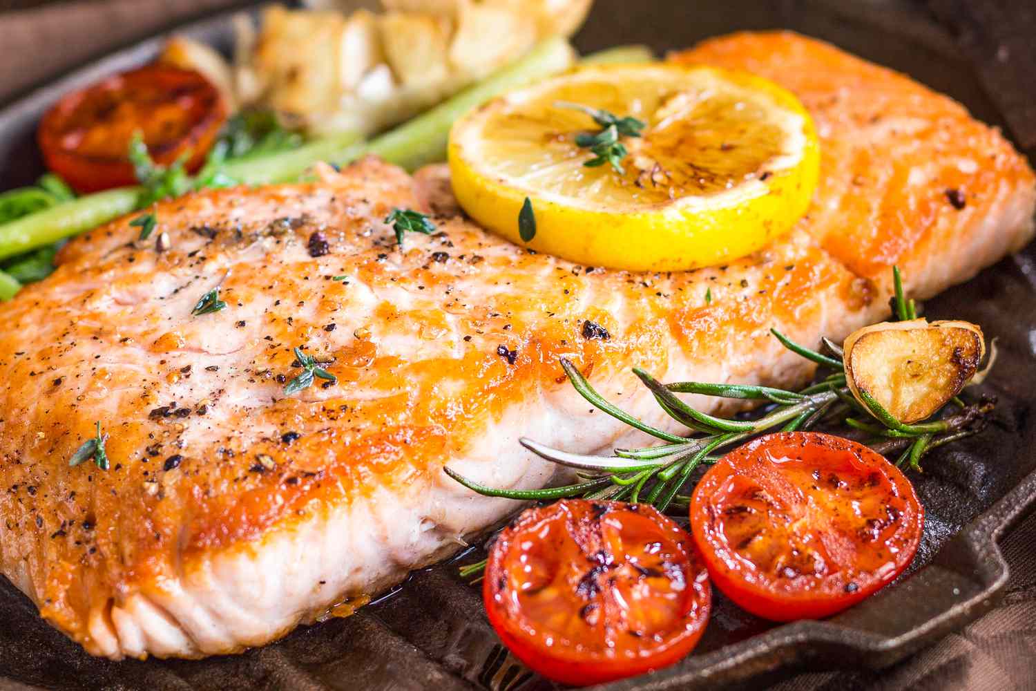 Est-il acceptable de consommer cette substance blanche du poisson ?