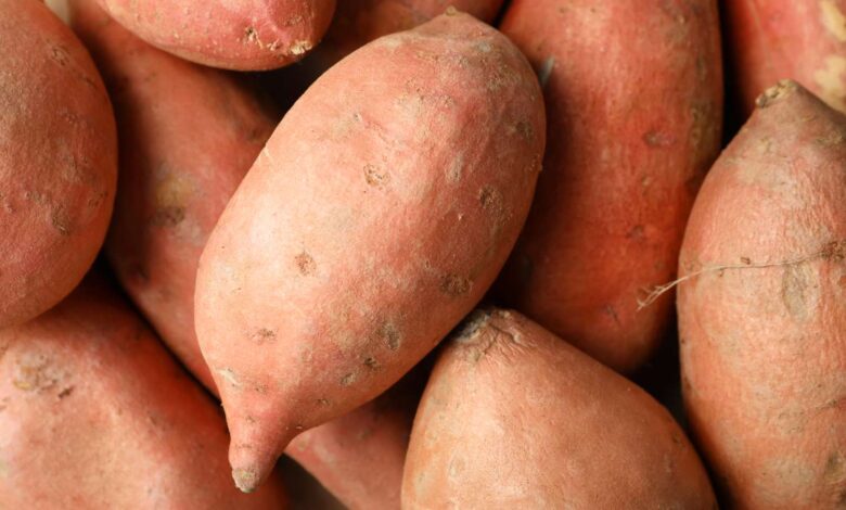 La meilleure méthode pour conserver les patates douces, d'après un expert