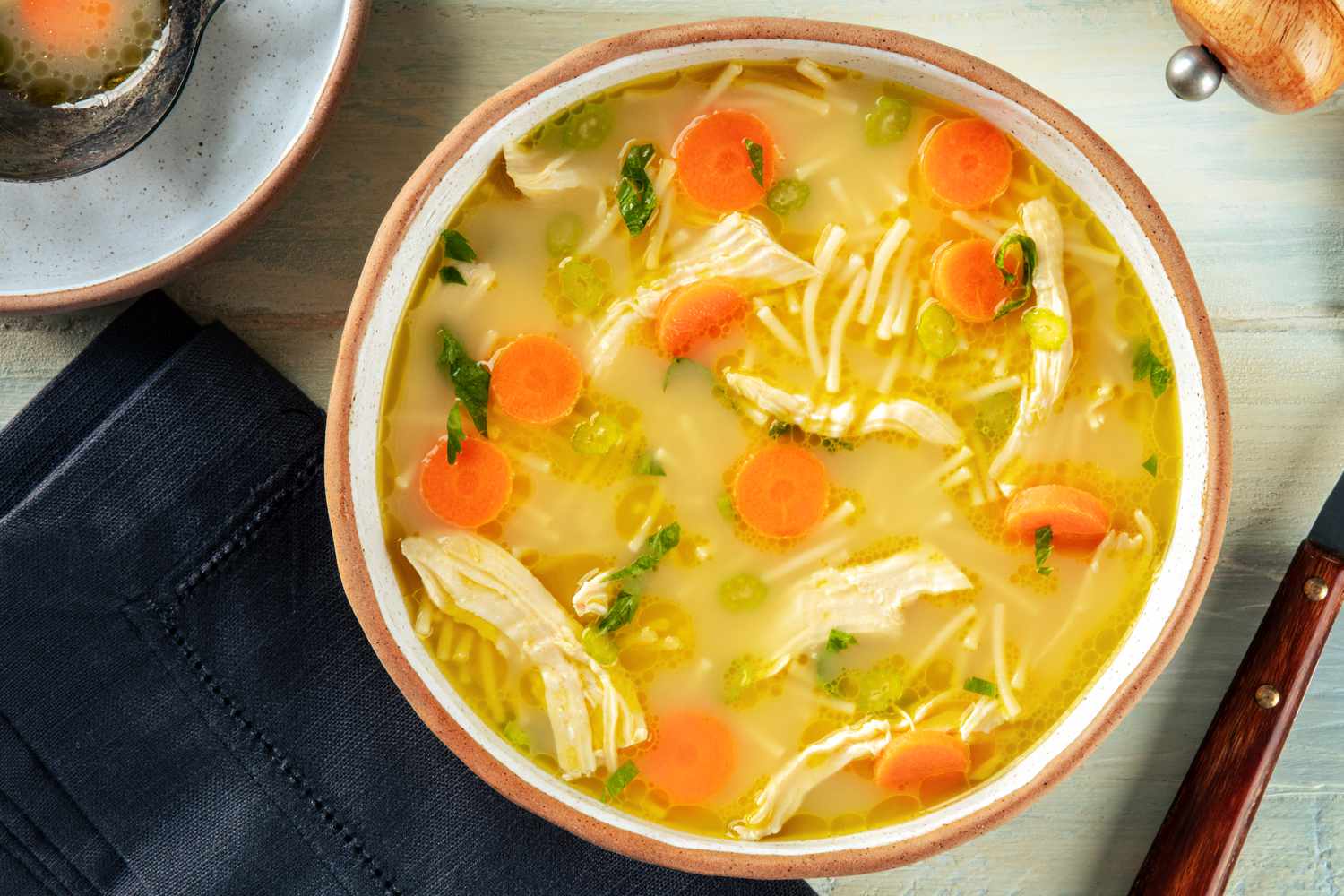 La soupe au poulet que je prépare pour un réconfort rapide
