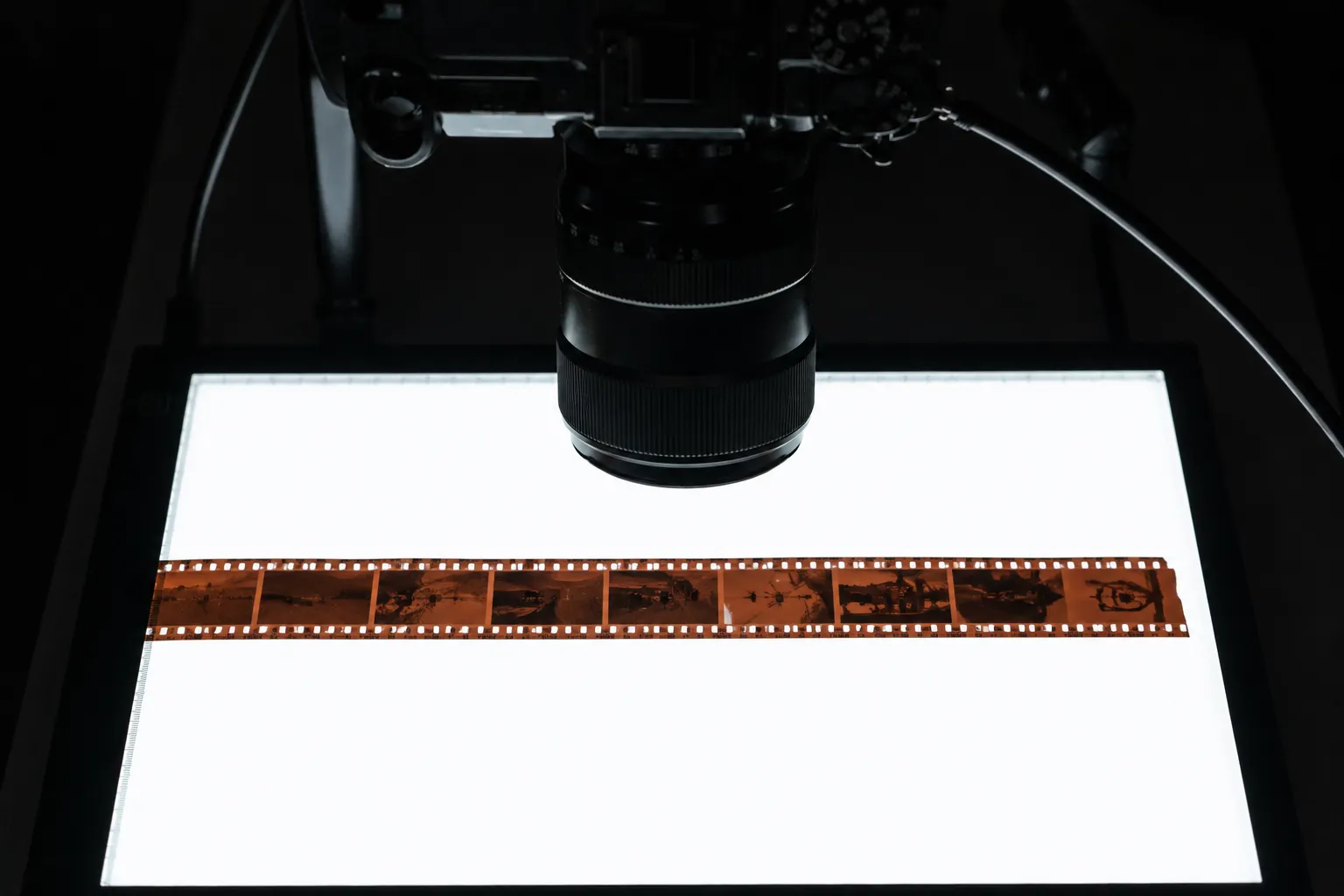 Reproduction d'un négatif argentique avec un appareil photo et une tablette lumineuse